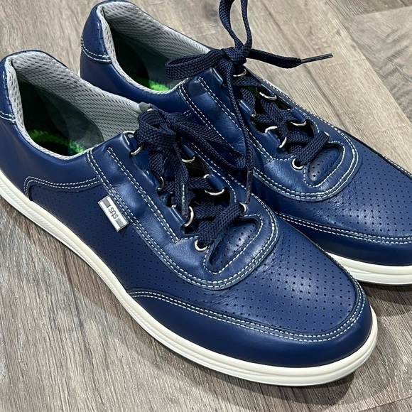 $210 New SAS 9.5 Narrow Women’s Sporty Lux Lace Sneaker Leather Navy Shoe - Picture 3 of 11